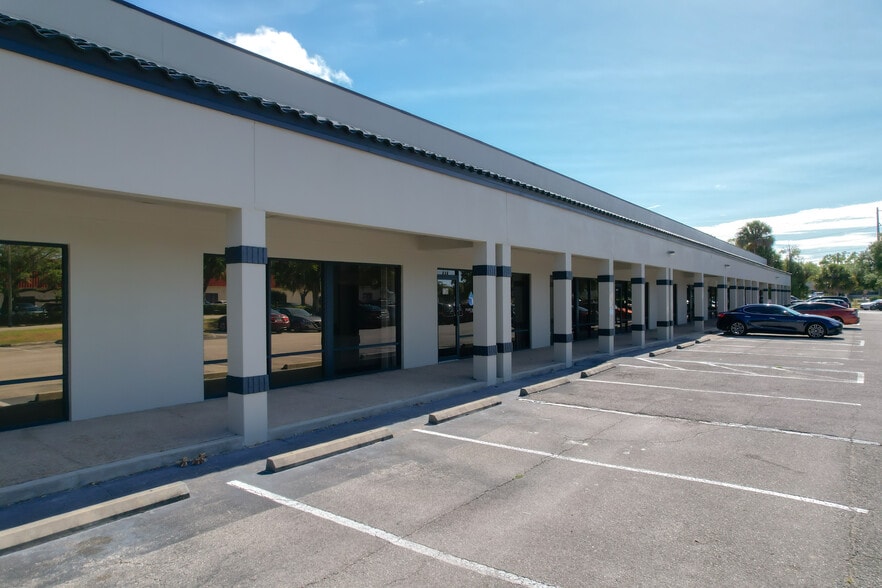 976 Florida Central Pky, Longwood, FL for lease - Building Photo - Image 3 of 7