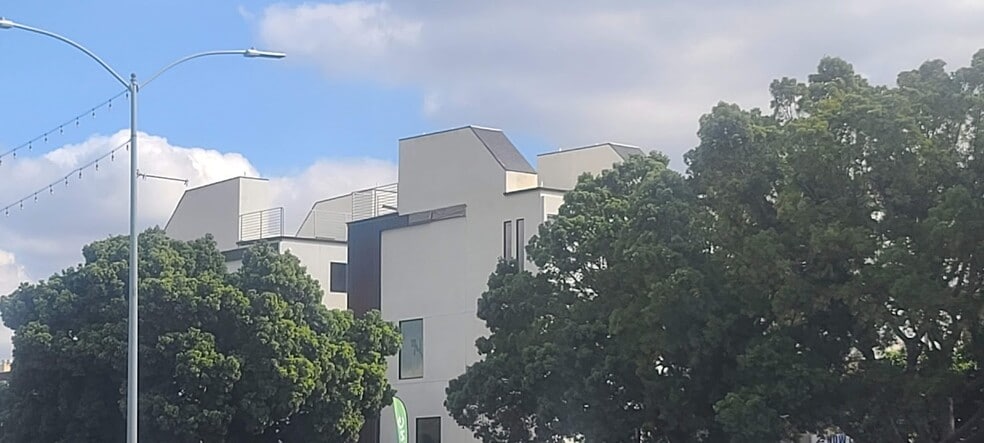 12610 Venice Blvd, Los Angeles, CA à vendre - Photo du bâtiment - Image 2 de 23