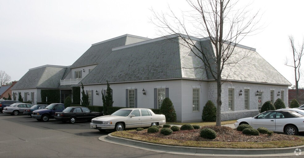 4323 Ben Franklin Blvd, Durham, NC à louer - Photo du bâtiment - Image 3 de 4
