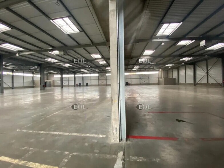 Industriel dans Lieusaint à louer - Photo intérieure - Image 2 de 11