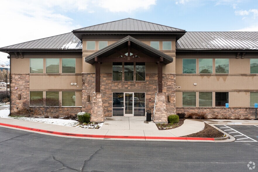 3130 W Maple Loop Dr, Lehi, UT à louer - Photo du bâtiment - Image 3 de 14