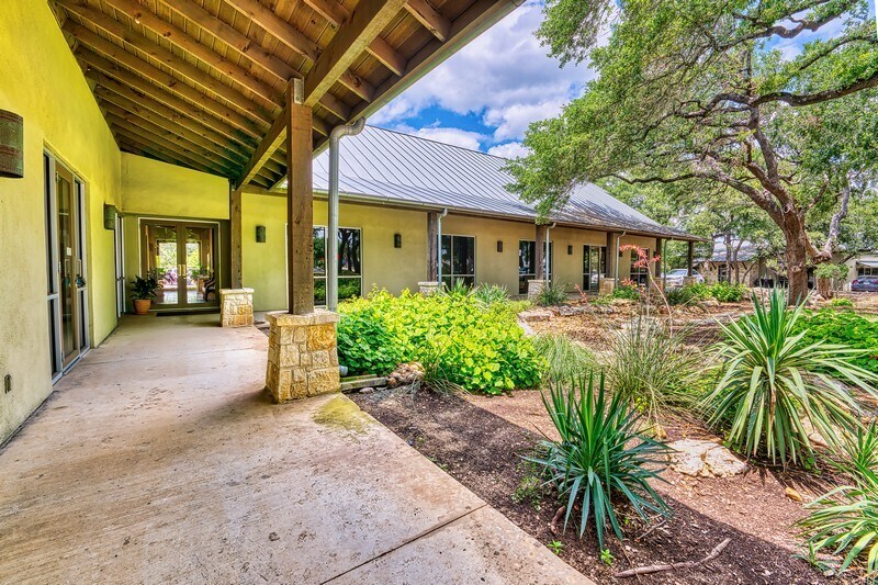 184 Creekside Park Rd, Spring Branch, TX à louer - Photo du bâtiment - Image 3 de 15