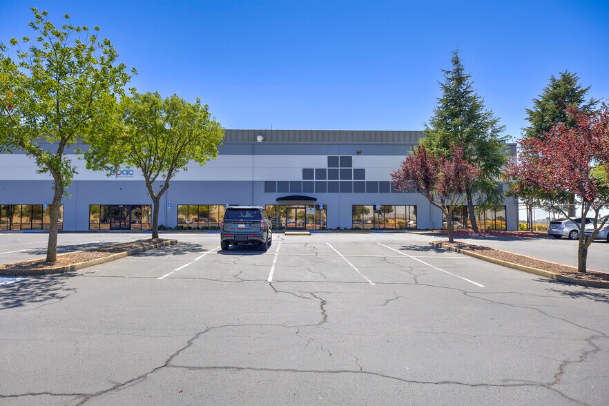 1601 Aviation Blvd, Lincoln, CA à louer - Photo du bâtiment - Image 2 de 6