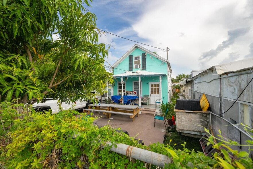 5331 5th Ave, Key West, FL for sale - Building Photo - Image 2 of 9