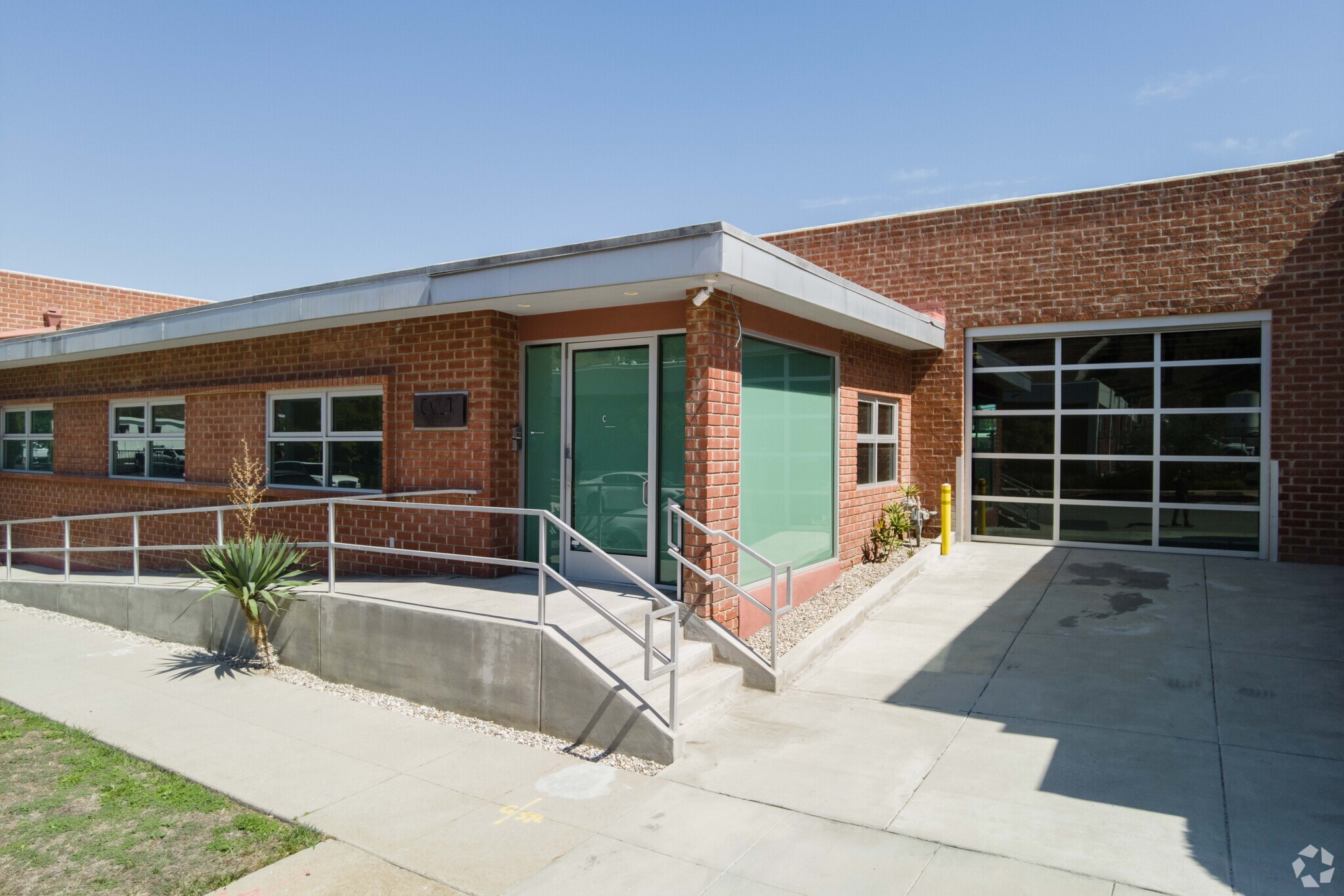 6368 Arizona Cir, Los Angeles, CA for lease Building Photo- Image 1 of 21