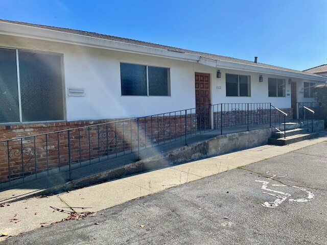 3120 Mission Dr, Santa Cruz, CA à louer - Photo du bâtiment - Image 3 de 4