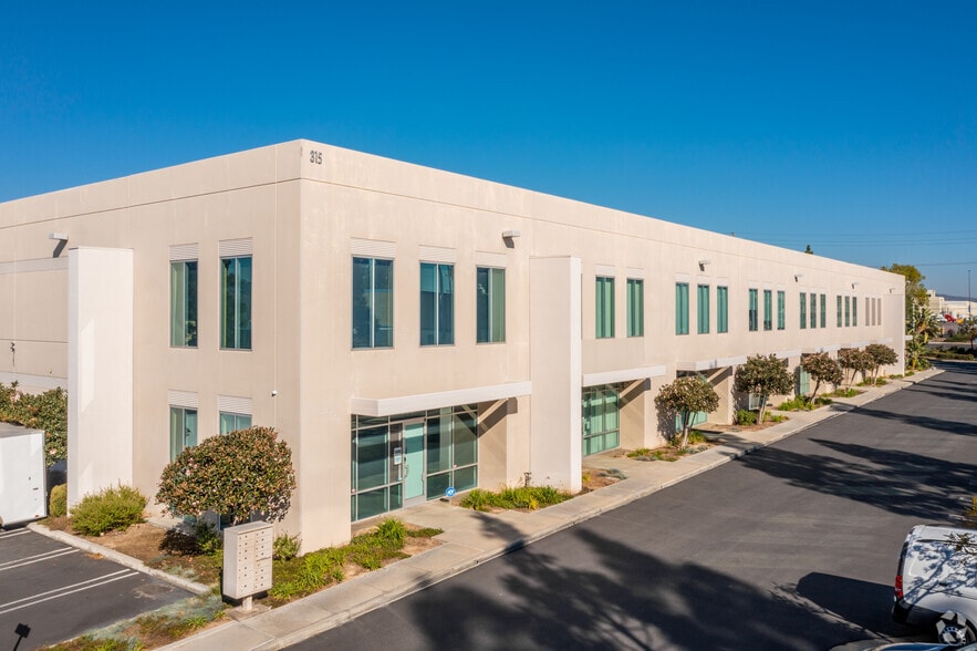 315 N Puente St, Brea, CA à louer - Photo principale - Image 1 de 20
