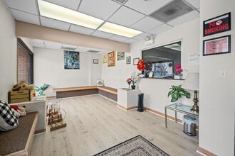 7107 W Belmont Ave, Chicago, IL à louer Photo du bâtiment- Image 2 de 16