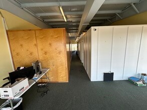 73-5619 Kauhola St, Kailua Kona, HI for lease Interior Photo- Image 2 of 11