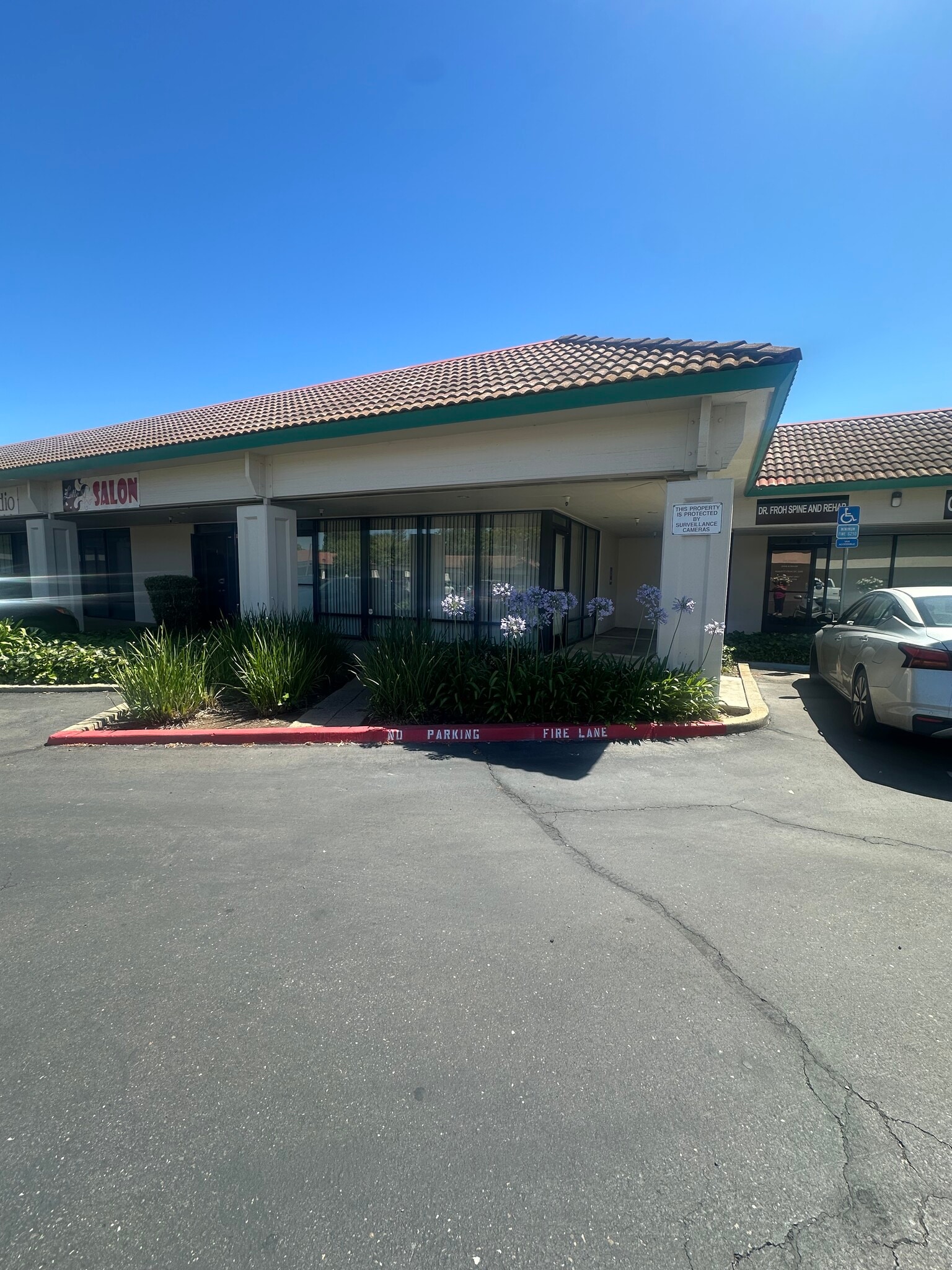 9527-9529 Folsom Blvd, Sacramento, CA for lease Building Photo- Image 1 of 9
