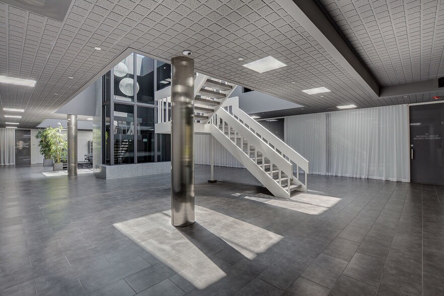 3790 Paradise Rd, Las Vegas, NV à louer - Hall d’entrée - Image 3 de 9