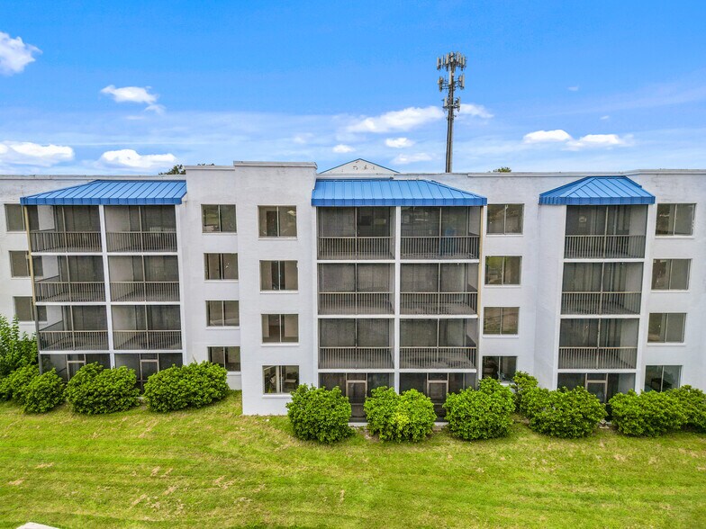 2424 W Tampa Bay Blvd, Tampa, FL à vendre - Photo du bâtiment - Image 2 de 16