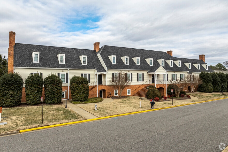 2500 Pocoshock Pl, Richmond, VA for sale - Primary Photo - Image 1 of 34