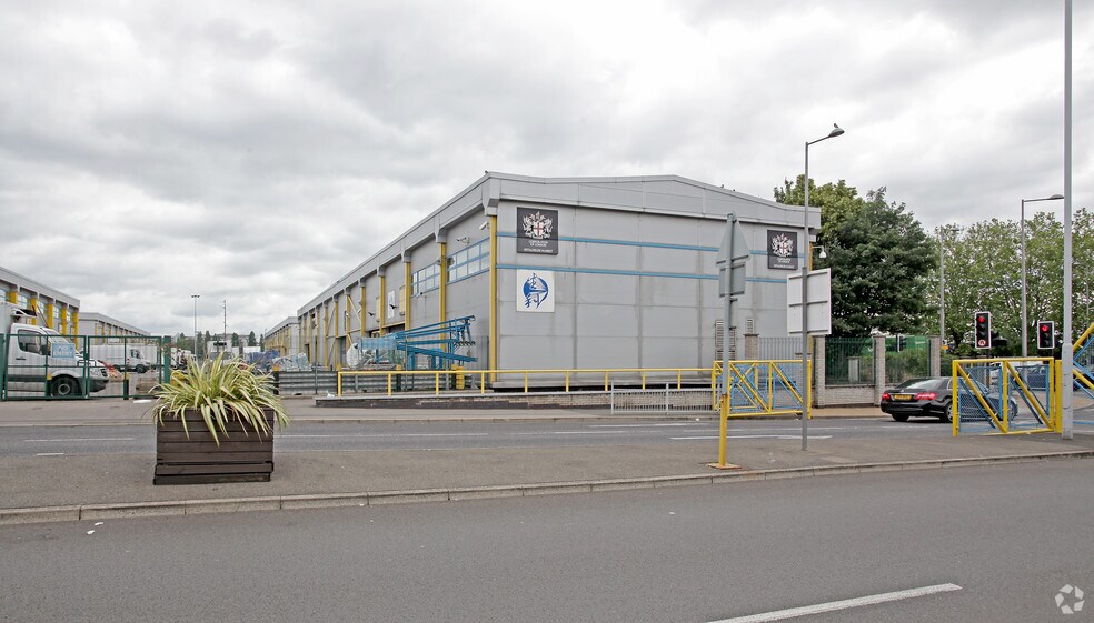 25 Sherrin Rd, London for lease - Primary Photo - Image 1 of 2