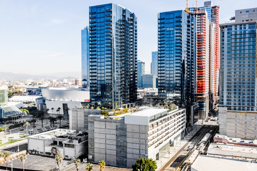 1200 S Figueroa St, Los Angeles, CA à louer - Photo du bâtiment - Image 2 de 101