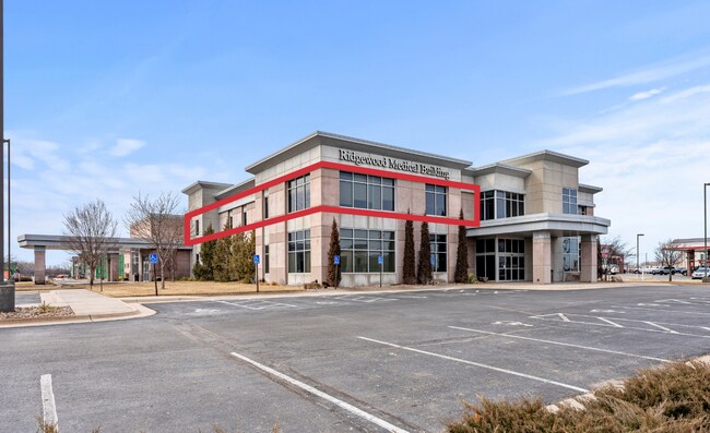 Plus de détails pour 4013 N Ridge Rd, Wichita, KS - Bureau à louer