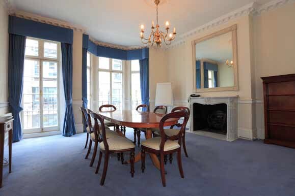 7 Stratton St, Londres à louer - Photo intérieure - Image 2 de 24