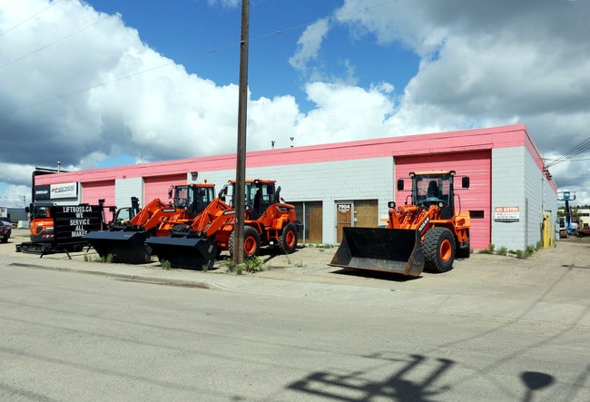 More details for 7912 Yellowhead Trl NW, Edmonton, AB - Industrial for Lease