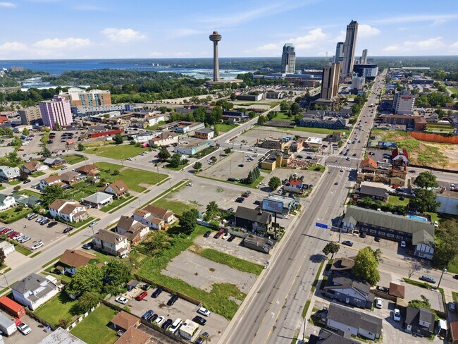 Plus de détails pour 5784 Stanley Ave, Niagara Falls, ON - Commerce de détail à louer