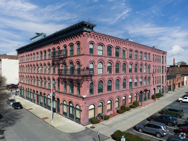 514 Fulton St, Troy, NY à louer - Photo du bâtiment - Image 3 de 23
