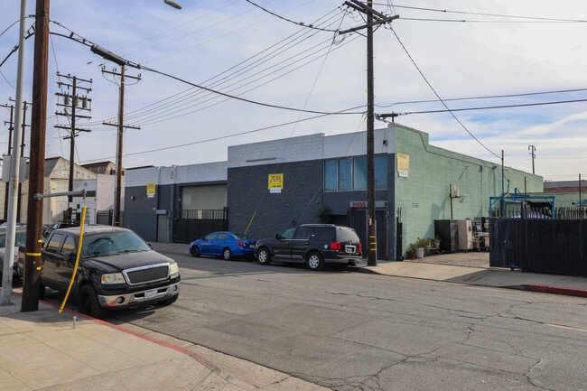 Plus de détails pour 2080 Belgrave Ave, Huntington Park, CA - Industriel aux enchères