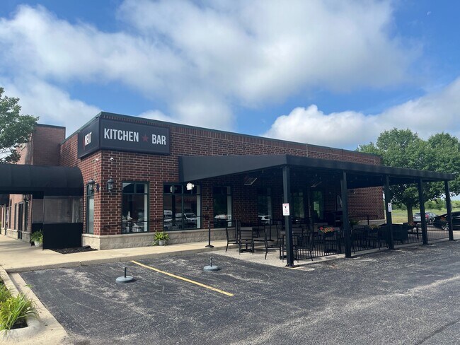 More details for 1031-1055 Station Dr, Oswego, IL - Retail for Lease