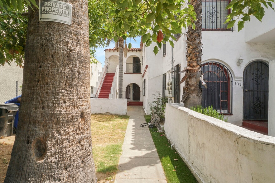 1716 Magnolia Ave, Los Angeles, CA for sale - Building Photo - Image 2 of 18