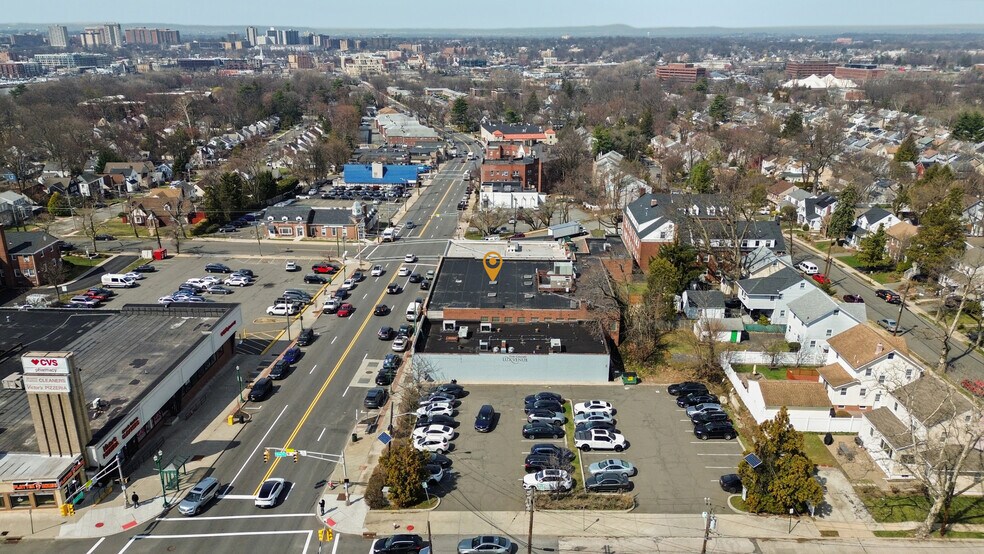 545-553 Cedar Ln, Teaneck, NJ à louer - Aérien - Image 3 de 28