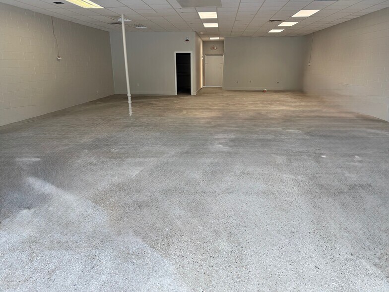 6508-6516 W Jackson St, Pensacola, FL à louer - Photo du bâtiment - Image 3 de 11