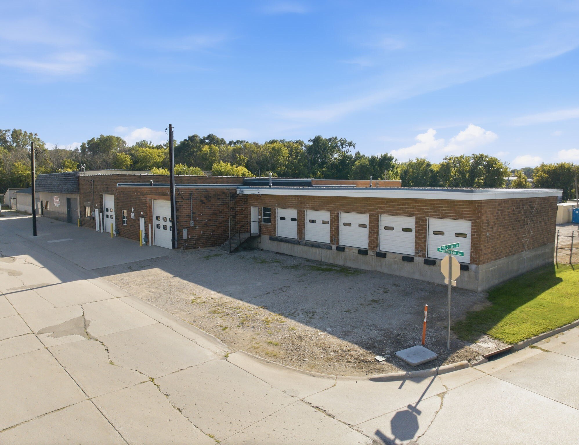 708-712 S Jefferson Ave, Mason City, IA à vendre Photo du bâtiment- Image 1 de 27