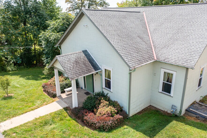 2802 Conway Wallrose Rd, Baden, PA à vendre - Photo principale - Image 2 de 58