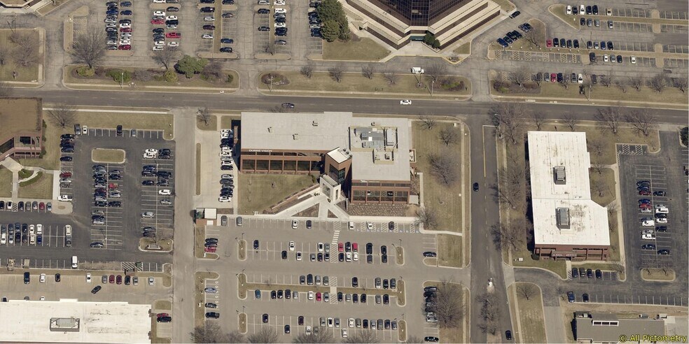 8300 College Blvd, Overland Park, KS à louer - Aérien - Image 2 de 6