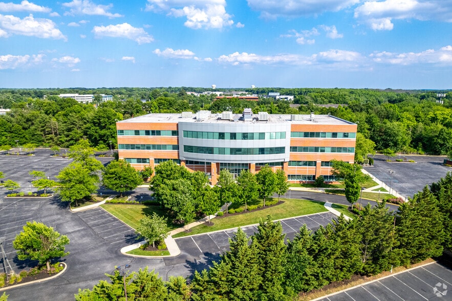 100-250 Century Pky, Mount Laurel, NJ for lease - Building Photo - Image 2 of 18