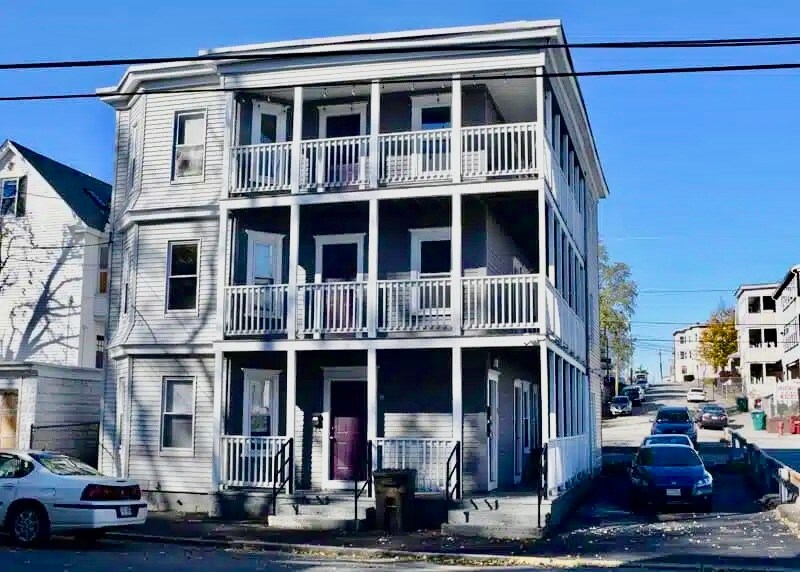 19 Gardner Ave, Lowell, MA à vendre - Photo principale - Image 1 de 1