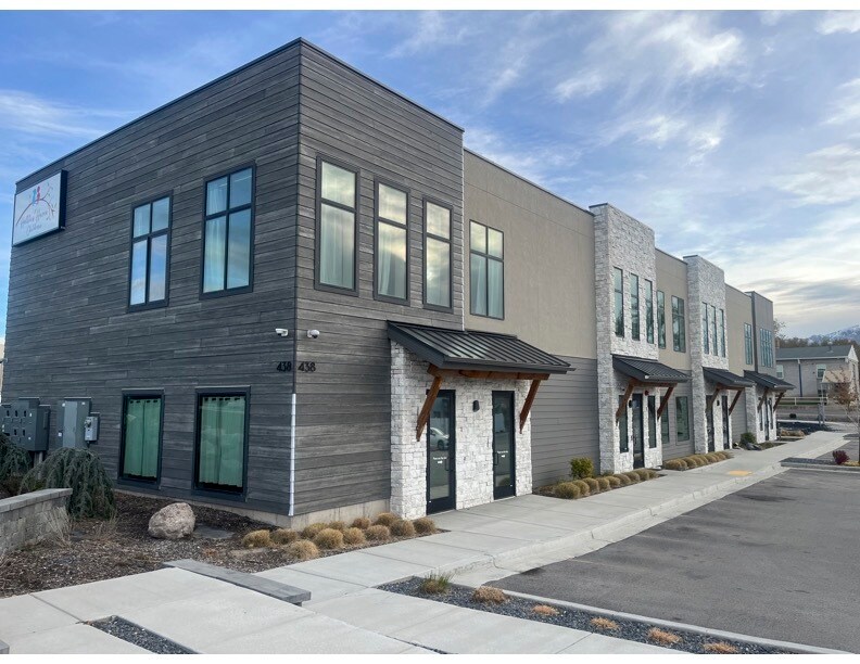 438 E 700 S, Clearfield, UT à vendre Photo principale- Image 1 de 1