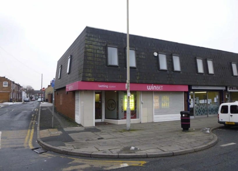 369-389 Bolton Rd, Salford for lease - Building Photo - Image 3 of 5