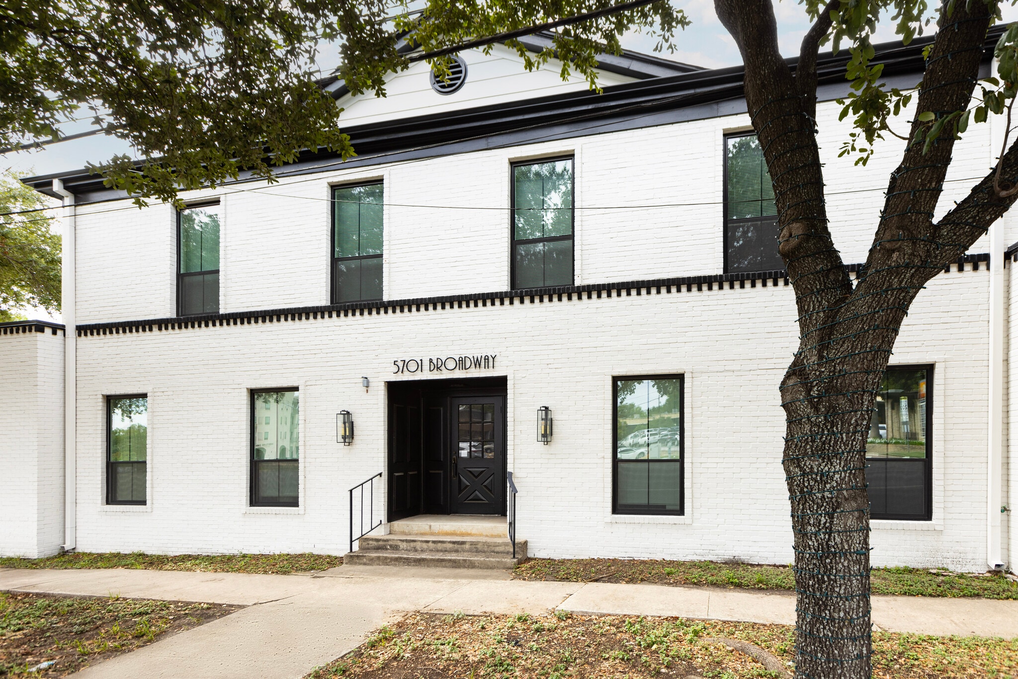 5701 Broadway St, San Antonio, TX for lease Building Photo- Image 1 of 8