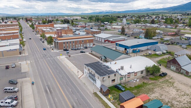 Plus de détails pour 220 Main St, Deer Lodge, MT - Commerce de détail à vendre