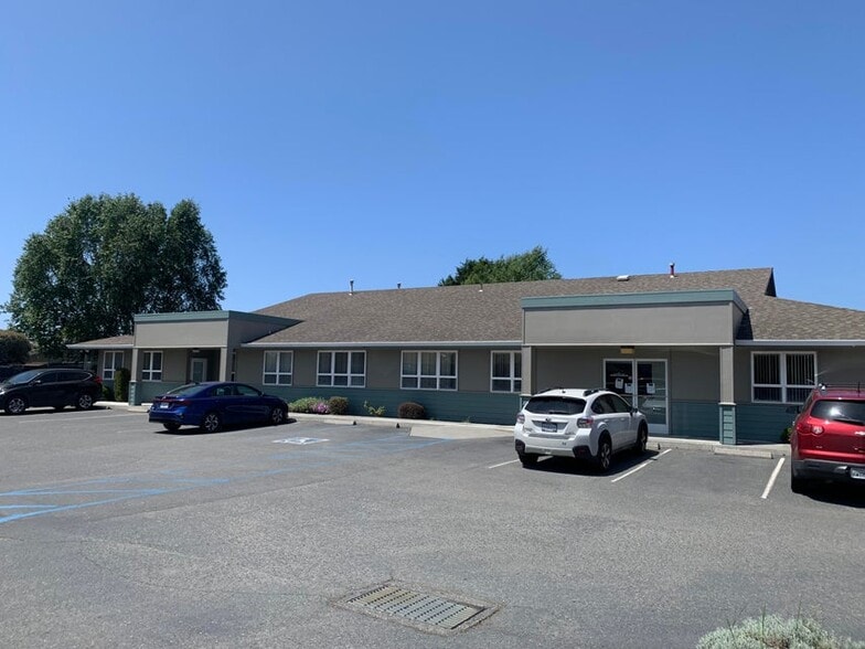 1650 Central Ave, Mckinleyville, CA for lease - Building Photo - Image 2 of 6