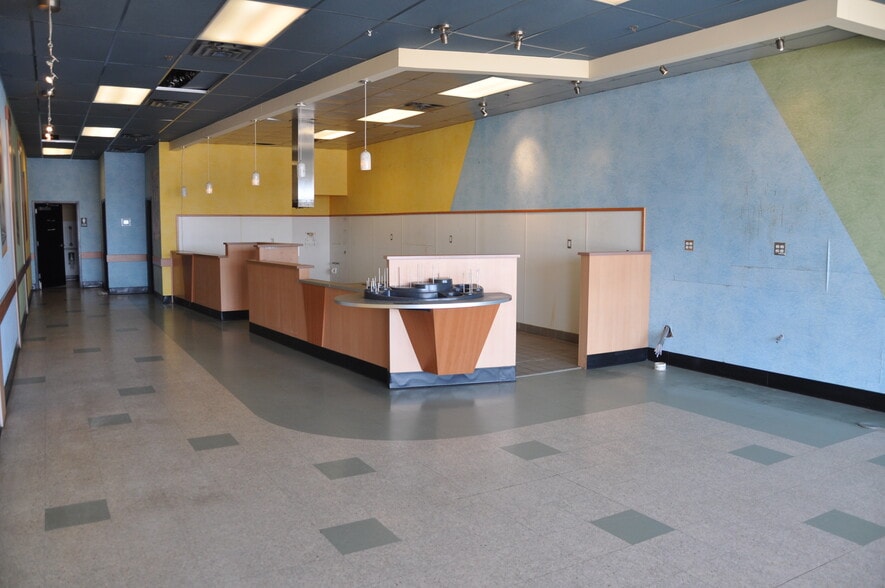 1221-1315 Highway 25 N, Buffalo, MN for lease - Interior Photo - Image 2 of 4