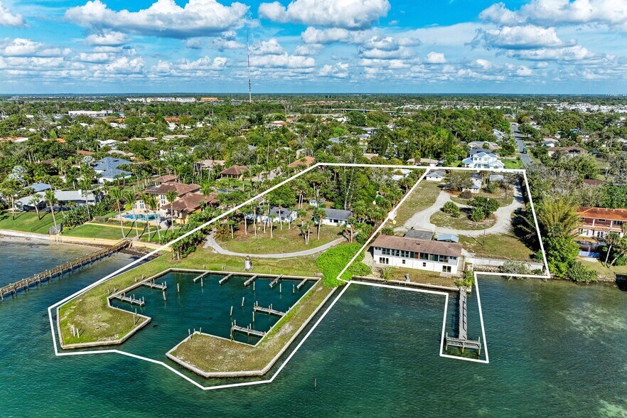1645 Bayshore Rd, Nokomis, FL à vendre - Photo principale - Image 1 de 23