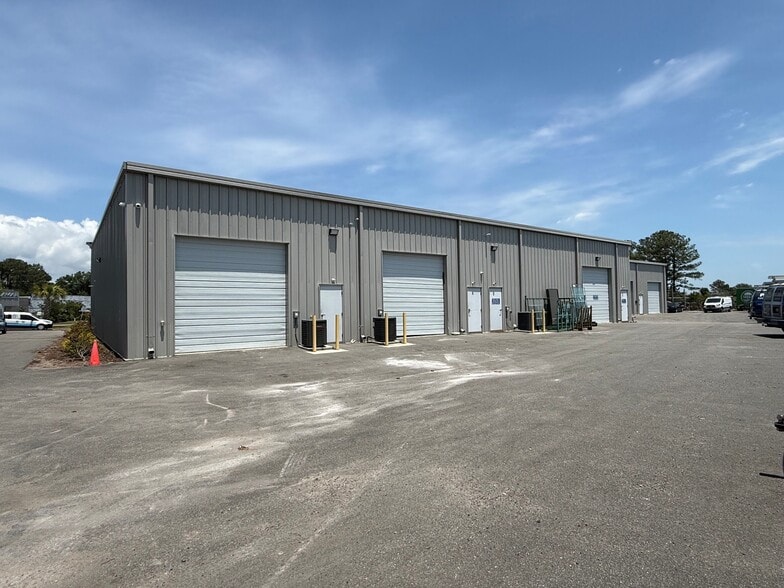 240 & 250 Industrial Way, Myrtle Beach, SC for sale - Building Photo - Image 3 of 8