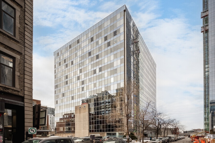 740 Rue Notre-Dame O, Montréal, QC for lease - Building Photo - Image 1 of 14