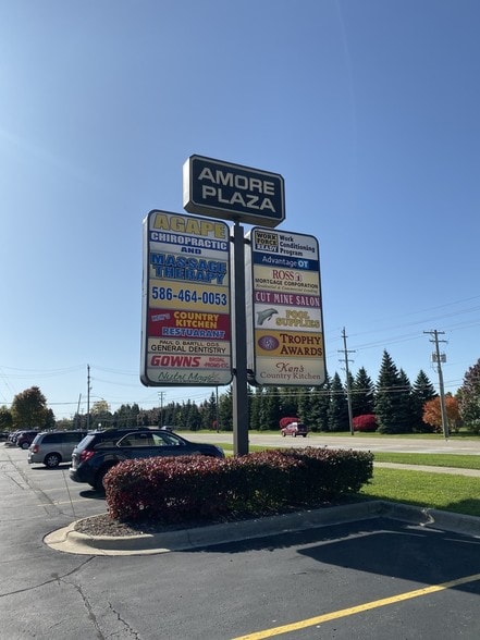 40200-40522 Hayes Rd, Clinton Township, MI à louer - Photo du bâtiment - Image 2 de 4