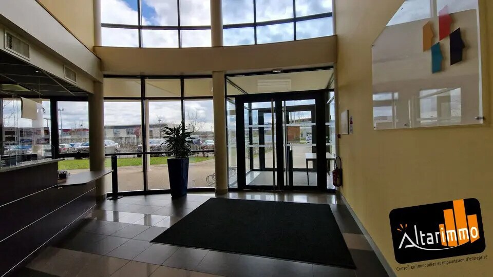 Office in Chartres for lease Lobby- Image 1 of 20