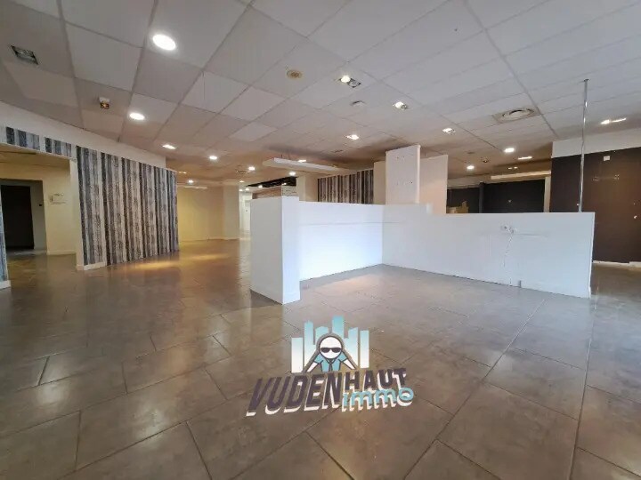 Retail in Portet-sur-Garonne for lease - Interior Photo - Image 2 of 8