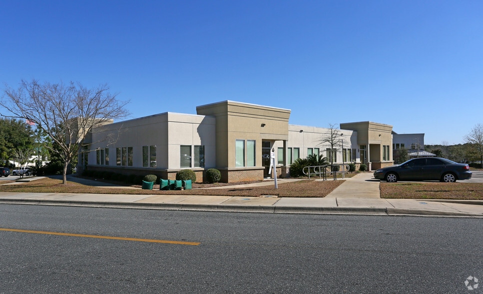 Southwood Business Park portfolio of 3 properties for sale on LoopNet.ca - Primary Photo - Image 1 of 1