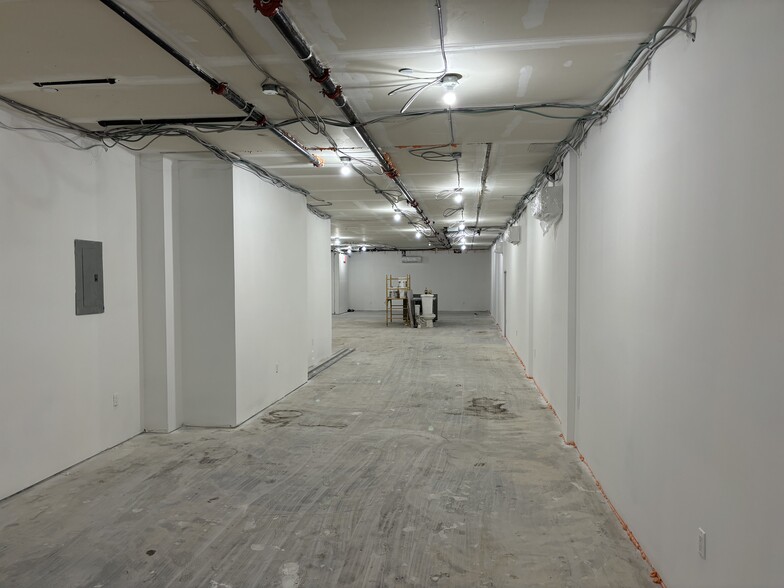 99 S 3rd St, Brooklyn, NY for lease - Interior Photo - Image 3 of 4