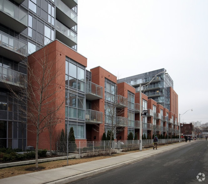 1 Cole St, Toronto, ON à vendre - Photo du bâtiment - Image 2 de 6