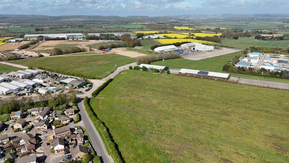 Ford Airfield, Ford for sale - Primary Photo - Image 1 of 8